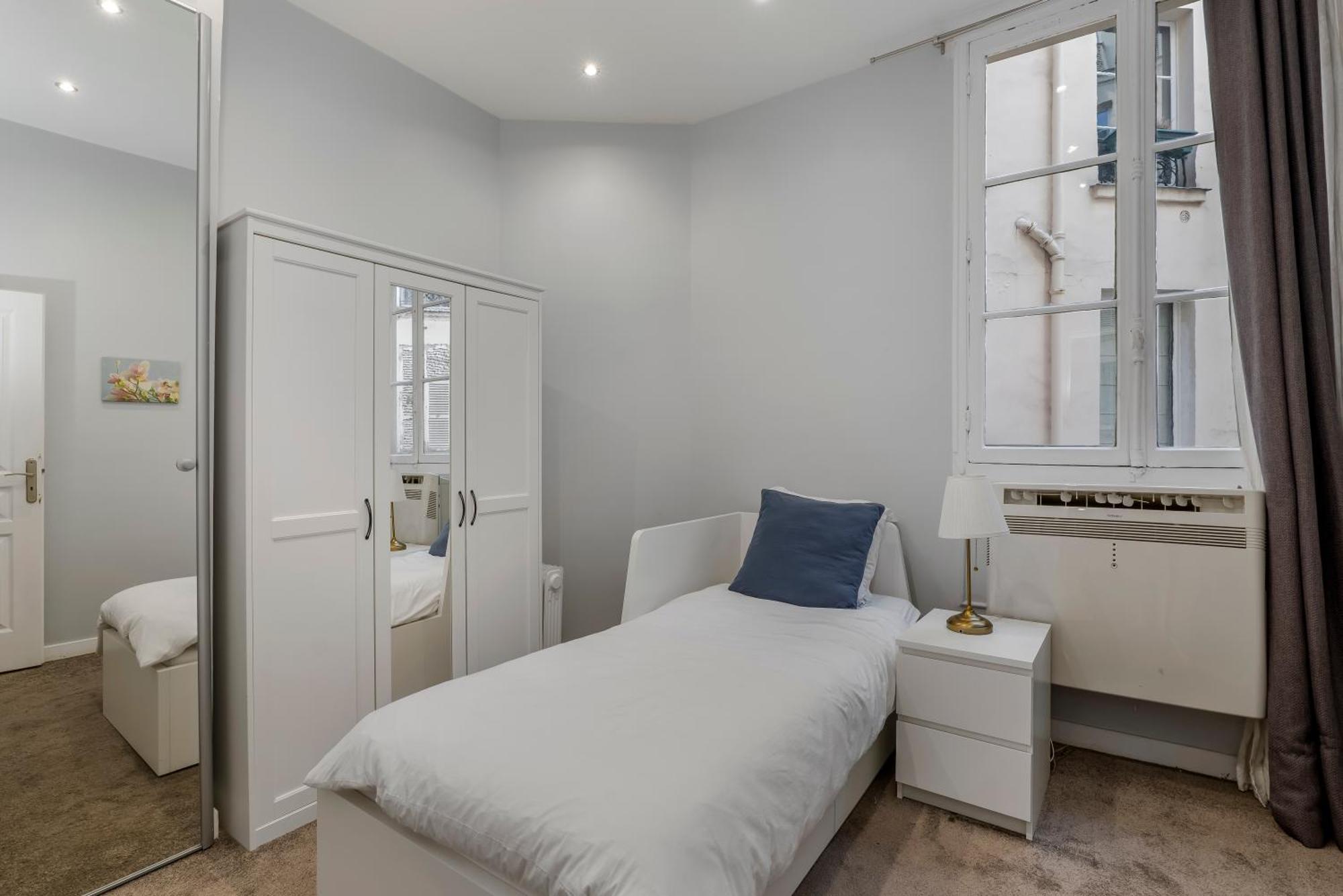 Apartment 4 Bedroom Opposite The Eiffel Tower Paris